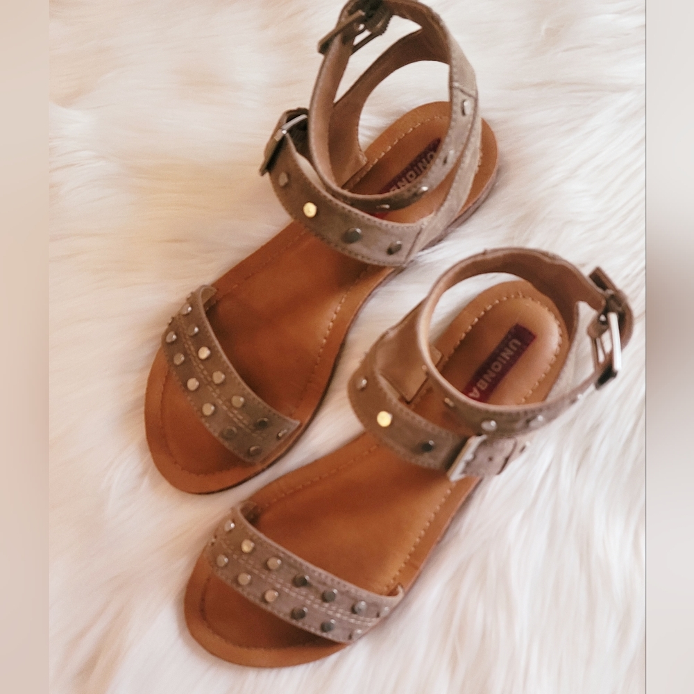 Size 7 taupe studded sandal, Unionbay brand